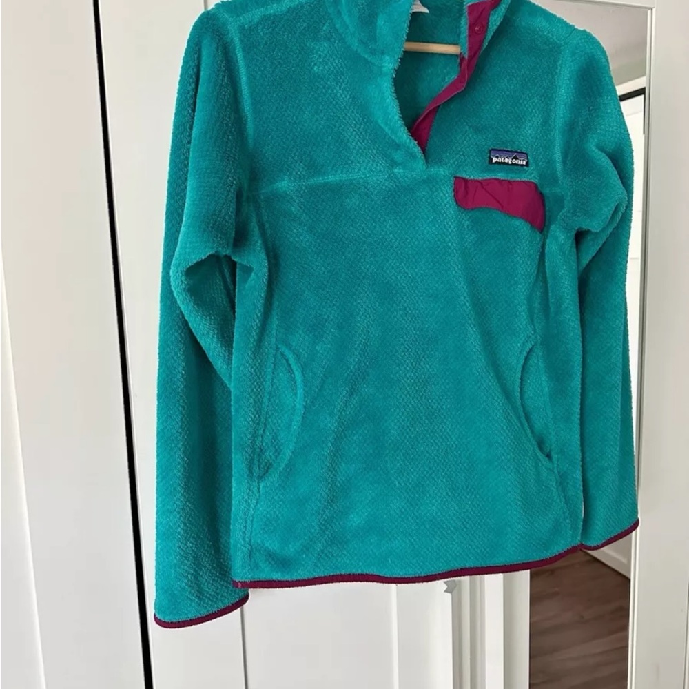 Patagonia Fleece Teal Snap-T Pullover with Pink Trim with Hood Women’s Medium